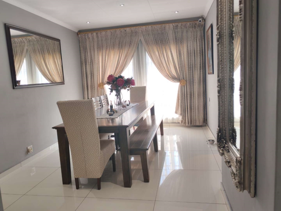 4 Bedroom Property for Sale in Ridgeway Gauteng