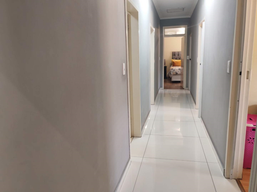 4 Bedroom Property for Sale in Ridgeway Gauteng