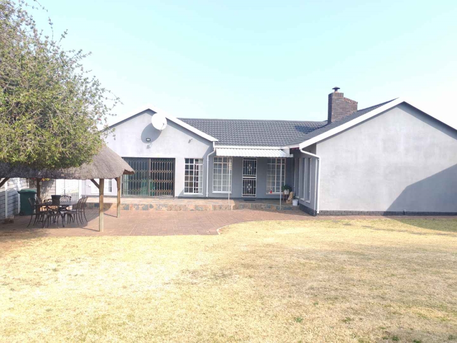 4 Bedroom Property for Sale in Ridgeway Gauteng