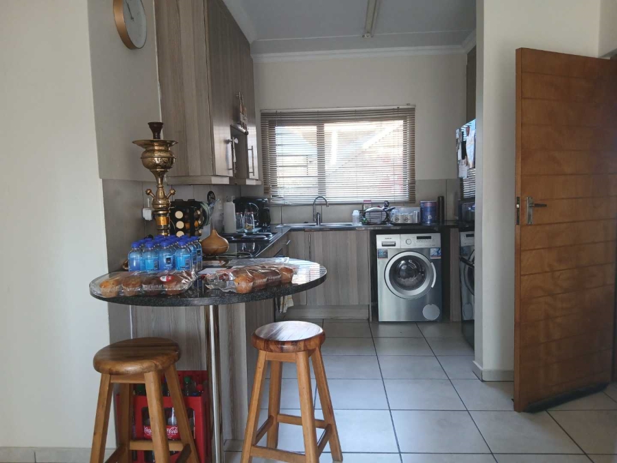 2 Bedroom Property for Sale in South Crest Gauteng