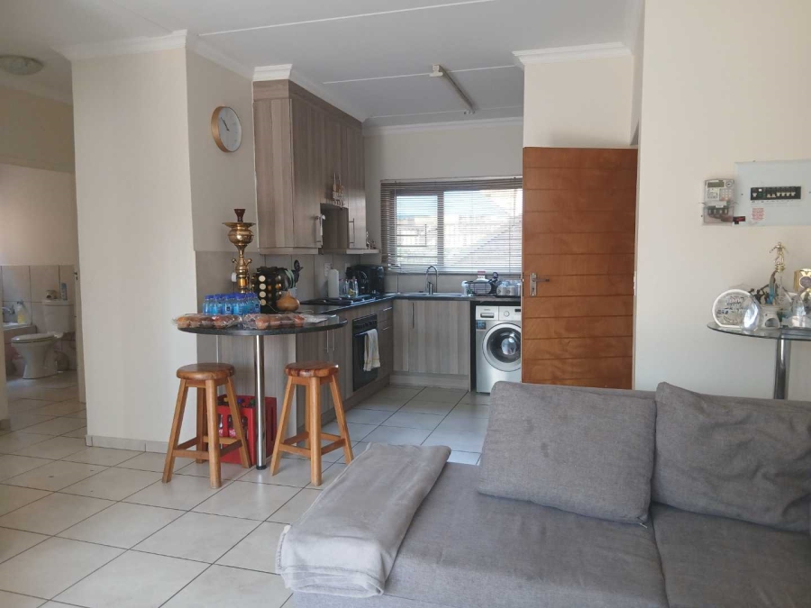 2 Bedroom Property for Sale in South Crest Gauteng