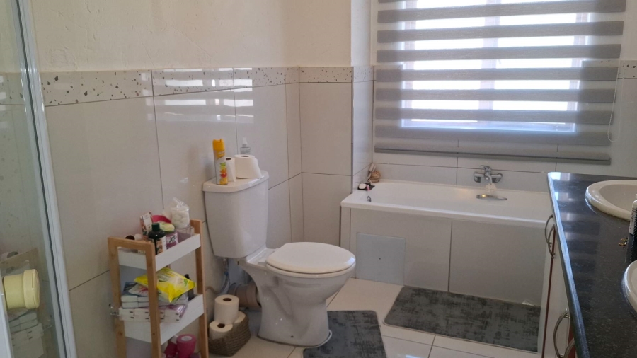 3 Bedroom Property for Sale in Meyersdal Gauteng