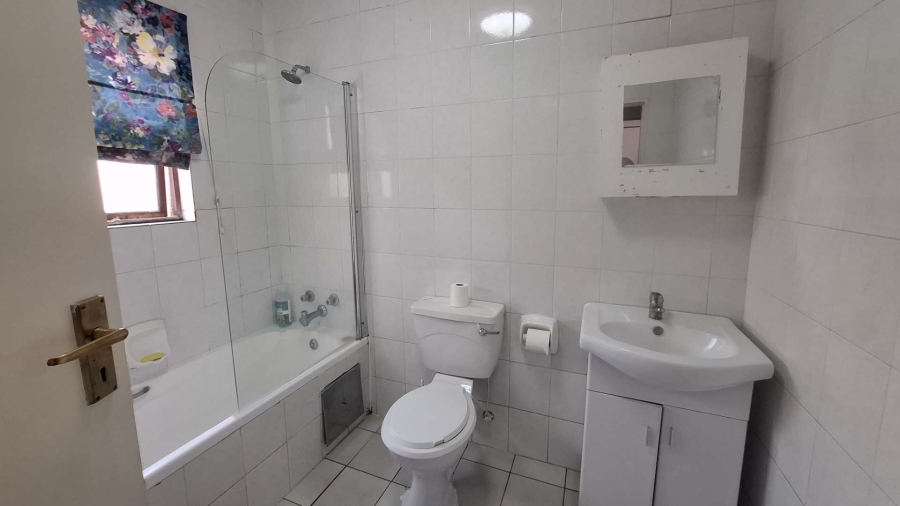 2 Bedroom Property for Sale in New Market Gauteng