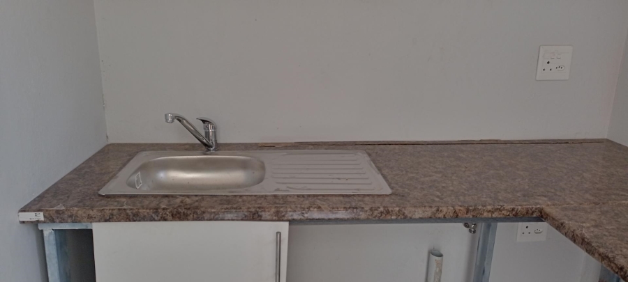 To Let 1 Bedroom Property for Rent in Kilner Park Gauteng
