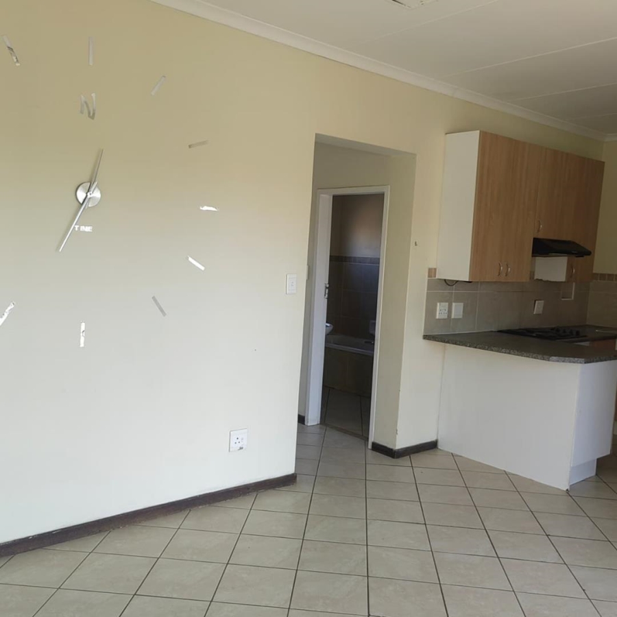 To Let 2 Bedroom Property for Rent in The Orchards Gauteng