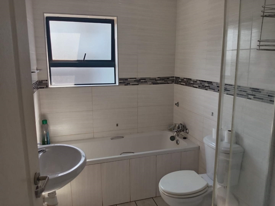 4 Bedroom Property for Sale in Hesteapark Gauteng