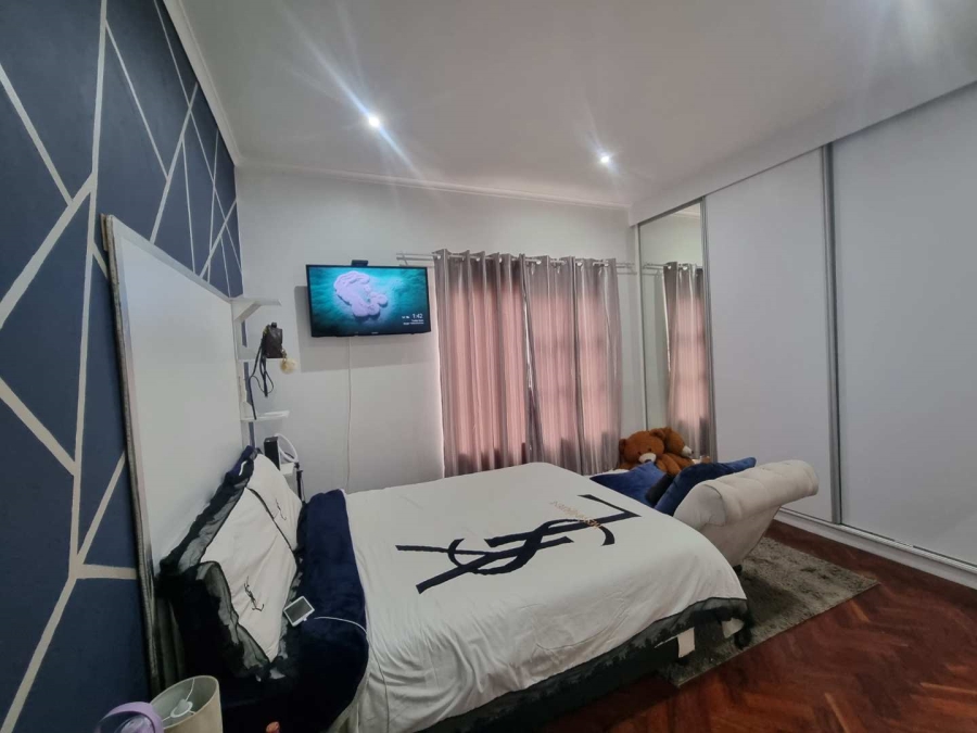 2 Bedroom Property for Sale in Blue Hills Gauteng