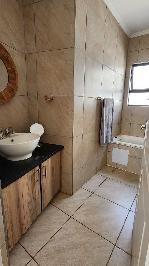 4 Bedroom Property for Sale in Amandasig Gauteng