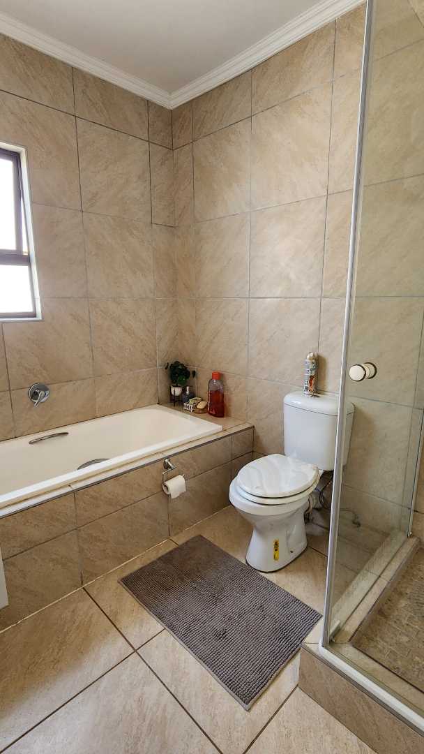 4 Bedroom Property for Sale in Amandasig Gauteng