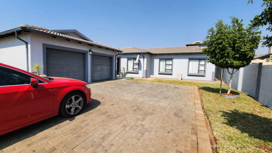 4 Bedroom Property for Sale in Amandasig Gauteng