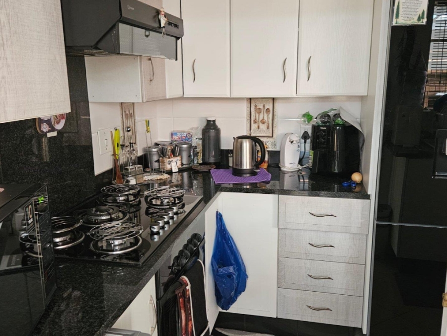 3 Bedroom Property for Sale in New Redruth Gauteng