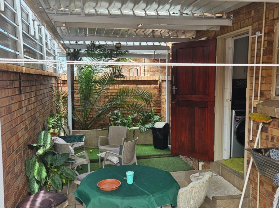 3 Bedroom Property for Sale in New Redruth Gauteng