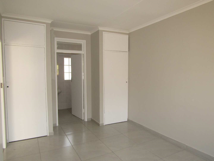 1 Bedroom Property for Sale in Helderkruin Gauteng