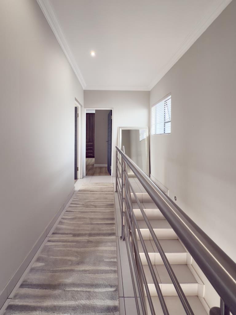 To Let 3 Bedroom Property for Rent in Midstream Hill Gauteng