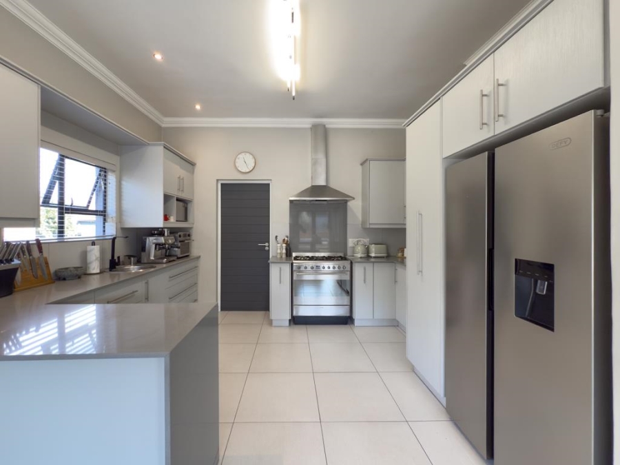 To Let 3 Bedroom Property for Rent in Midstream Hill Gauteng