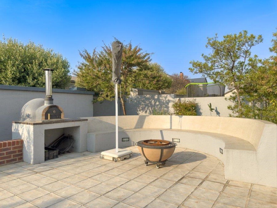 To Let 3 Bedroom Property for Rent in Midstream Hill Gauteng