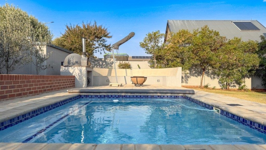 To Let 3 Bedroom Property for Rent in Midstream Hill Gauteng