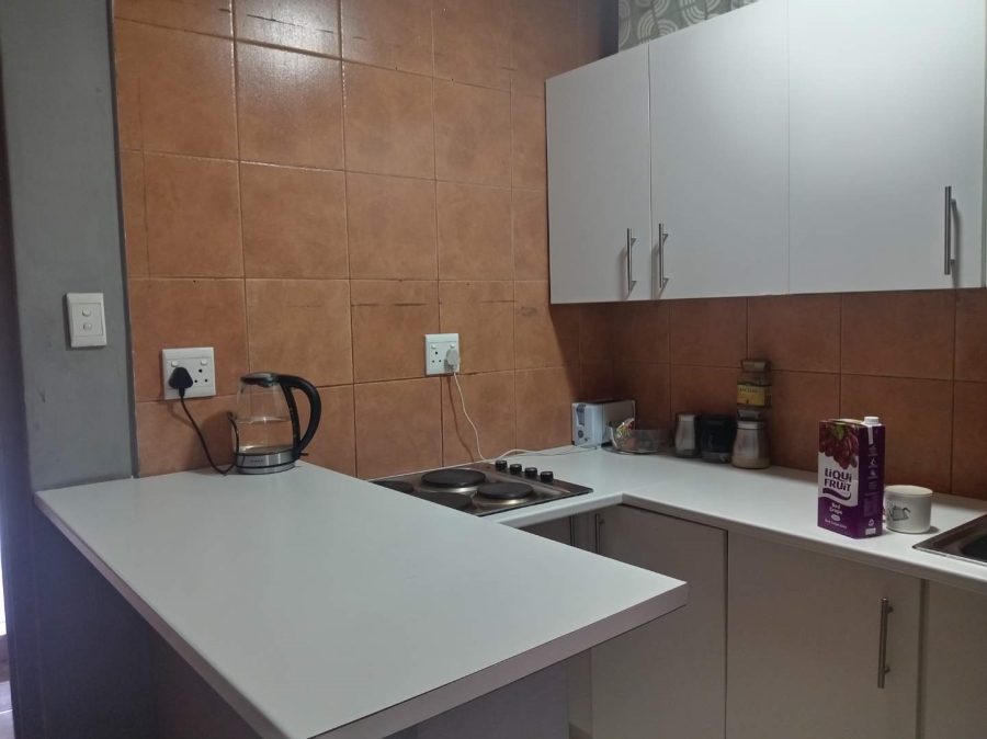 To Let 1 Bedroom Property for Rent in Cyrildene Gauteng