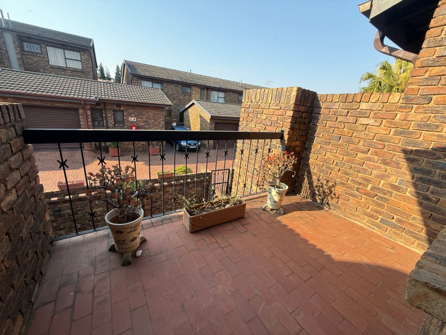3 Bedroom Property for Sale in Florida Park Gauteng