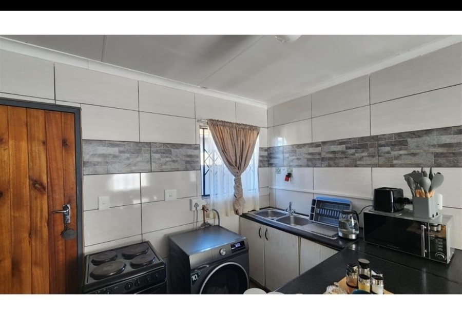 3 Bedroom Property for Sale in Windmill Park Gauteng