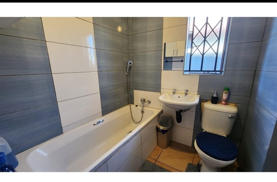 3 Bedroom Property for Sale in Windmill Park Gauteng