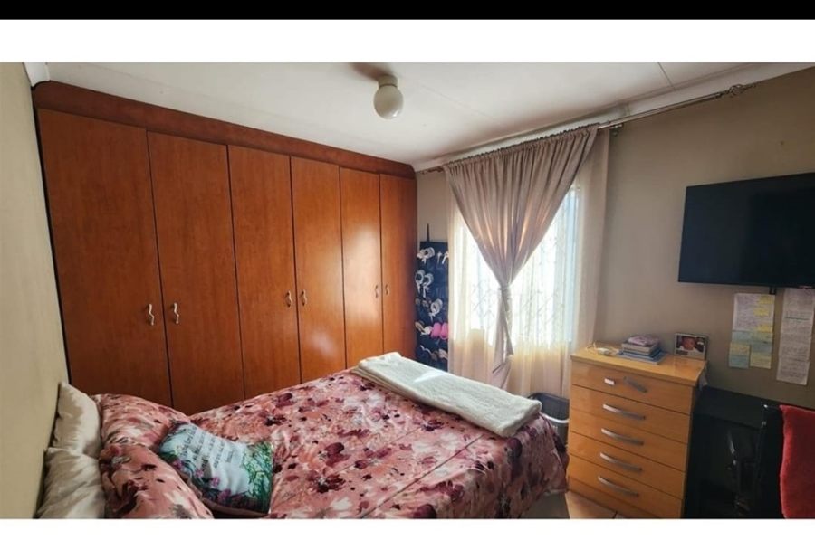3 Bedroom Property for Sale in Windmill Park Gauteng