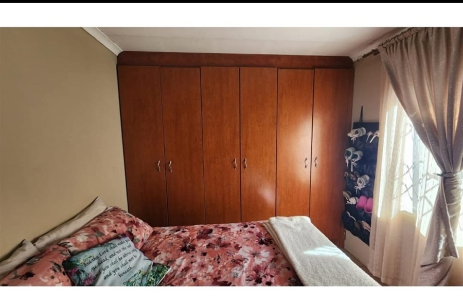 3 Bedroom Property for Sale in Windmill Park Gauteng