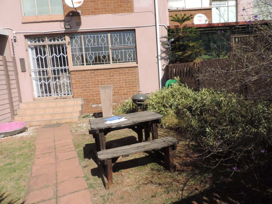 2 Bedroom Property for Sale in Brackenhurst Gauteng