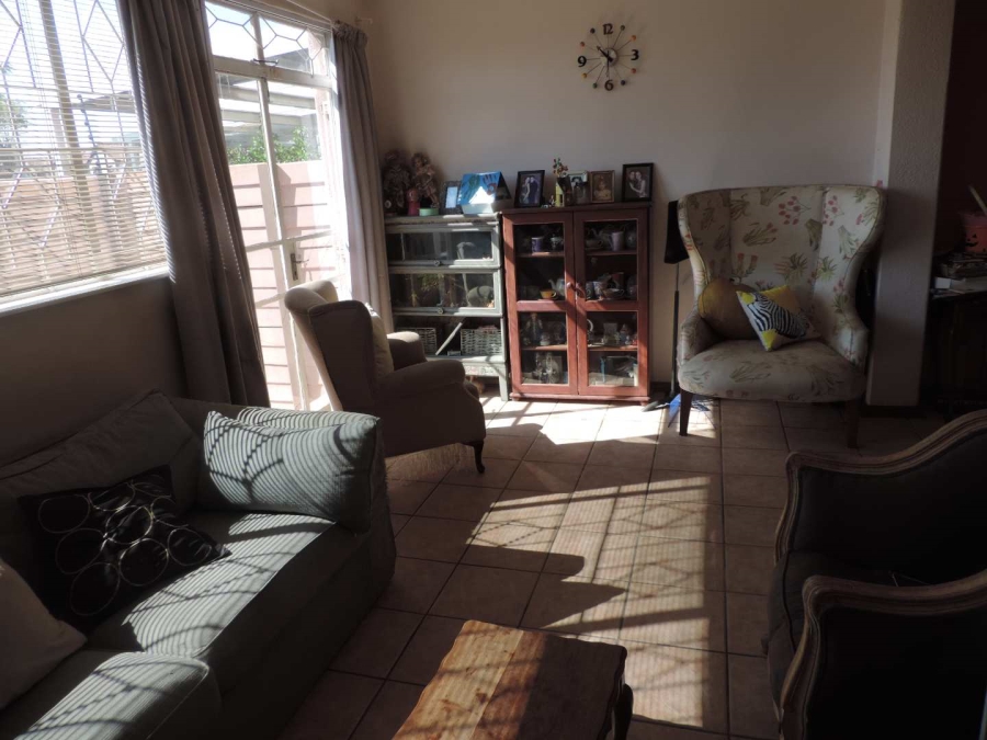 2 Bedroom Property for Sale in Brackenhurst Gauteng