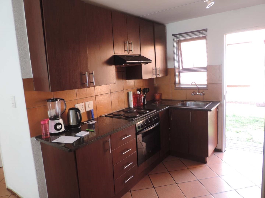 2 Bedroom Property for Sale in Albertsdal Gauteng