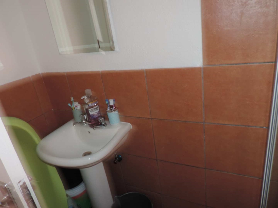 2 Bedroom Property for Sale in Albertsdal Gauteng