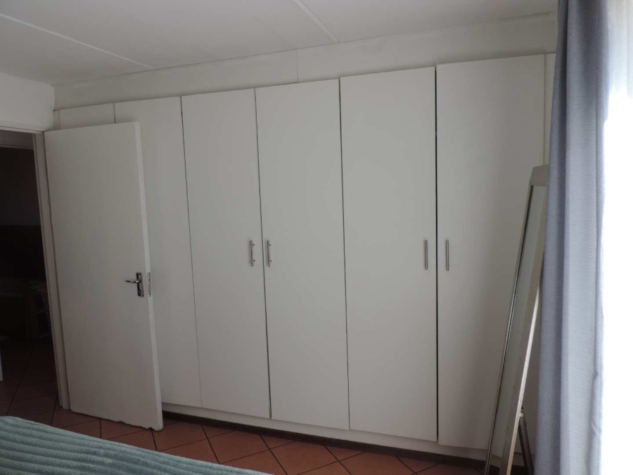 2 Bedroom Property for Sale in Albertsdal Gauteng