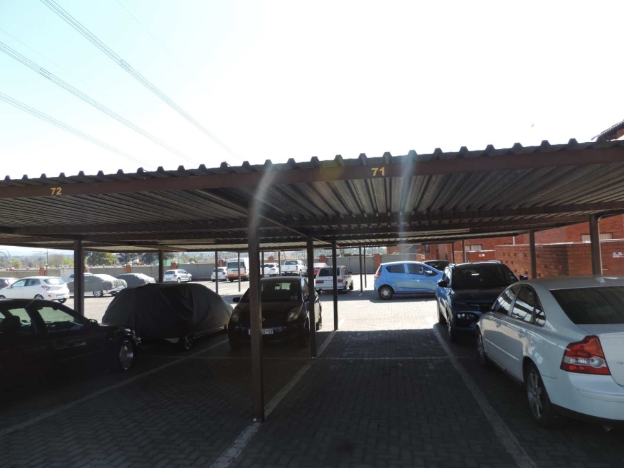 2 Bedroom Property for Sale in Albertsdal Gauteng