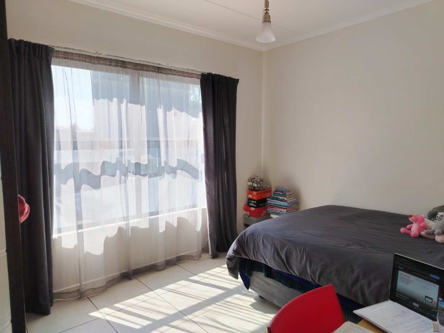 3 Bedroom Property for Sale in Oakdene Gauteng
