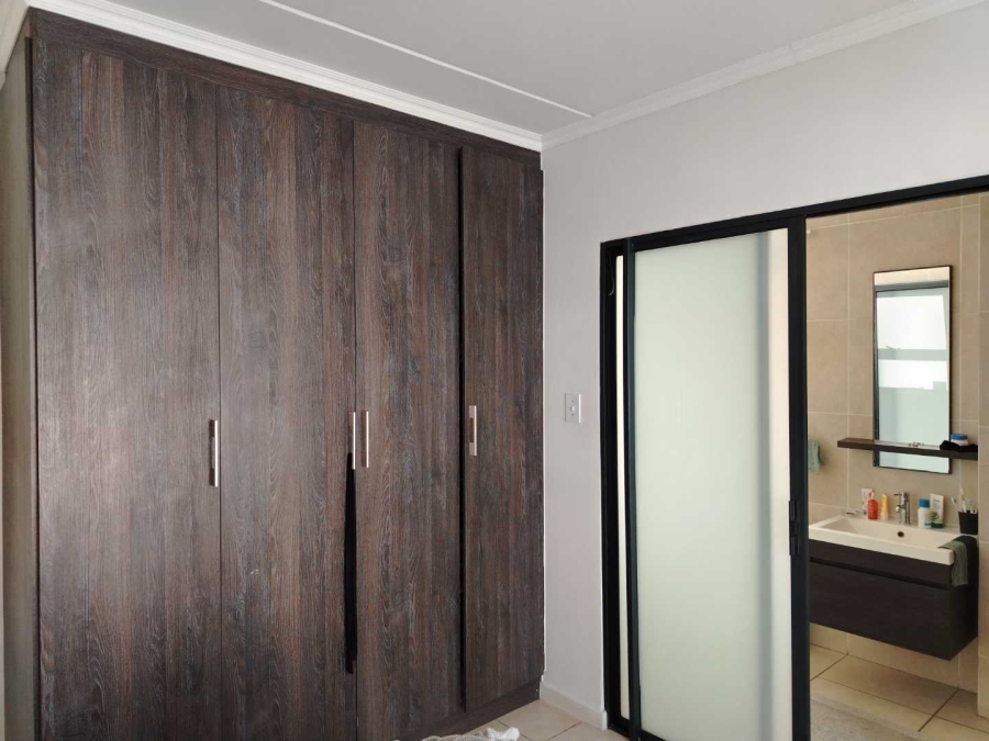 3 Bedroom Property for Sale in Oakdene Gauteng