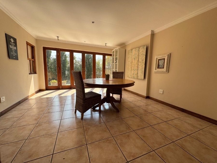 6 Bedroom Property for Sale in Waterkloof Gauteng