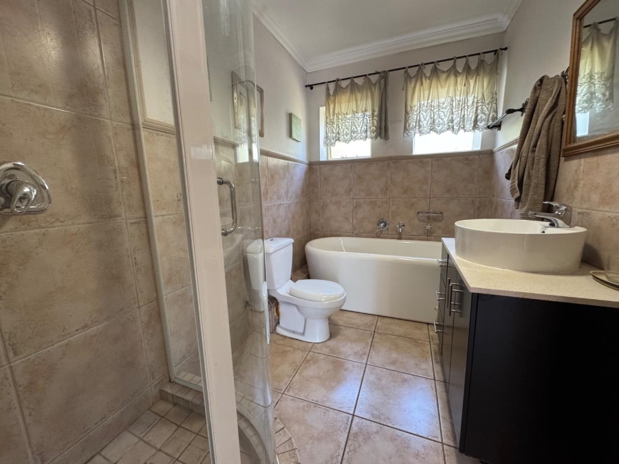 6 Bedroom Property for Sale in Waterkloof Gauteng