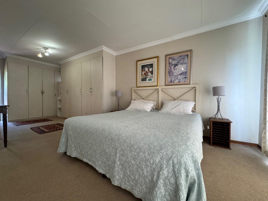 6 Bedroom Property for Sale in Waterkloof Gauteng