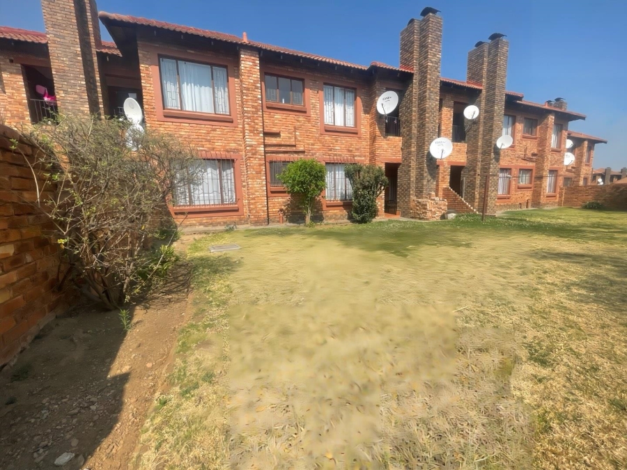 3 Bedroom Property for Sale in Edleen Gauteng