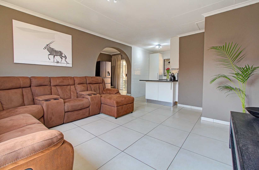 2 Bedroom Property for Sale in Wilgeheuwel Gauteng