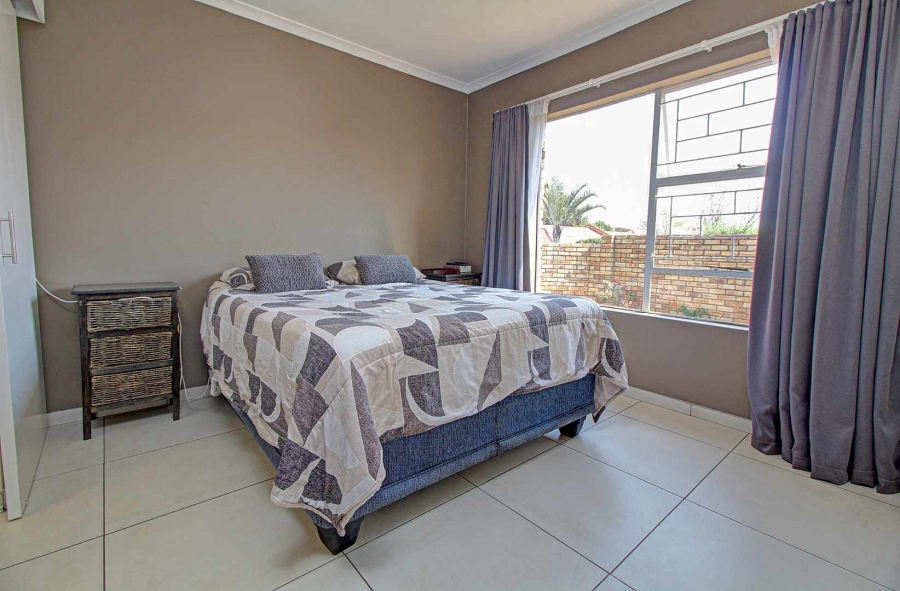 2 Bedroom Property for Sale in Wilgeheuwel Gauteng