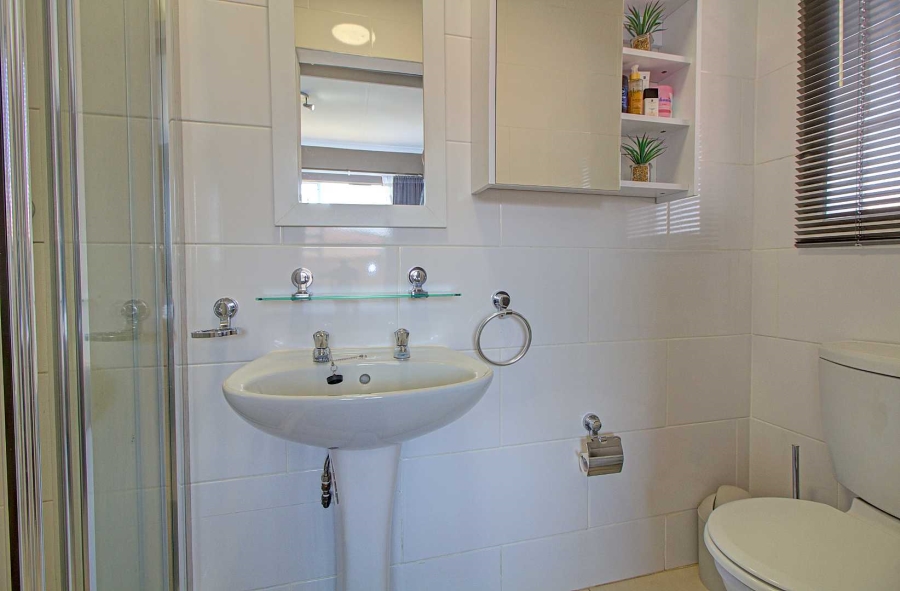 2 Bedroom Property for Sale in Wilgeheuwel Gauteng