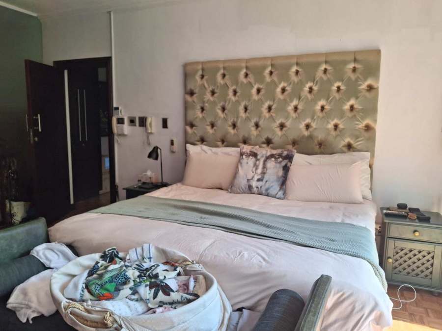 To Let 3 Bedroom Property for Rent in Sandhurst Gauteng