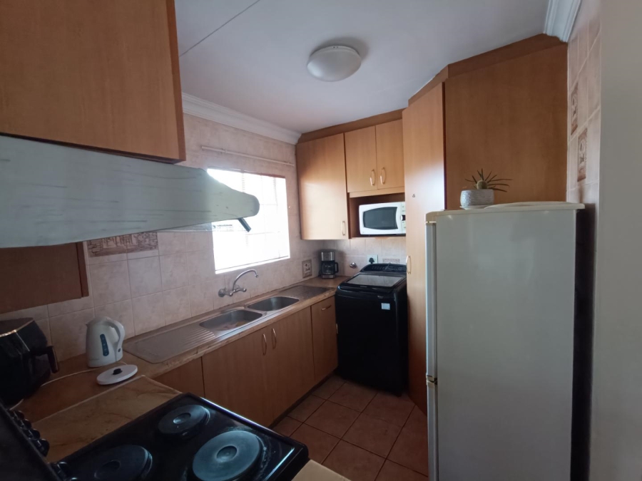 3 Bedroom Property for Sale in Die Hoewes Gauteng