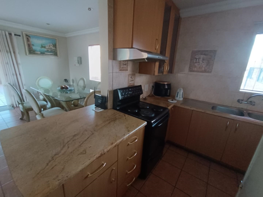3 Bedroom Property for Sale in Die Hoewes Gauteng