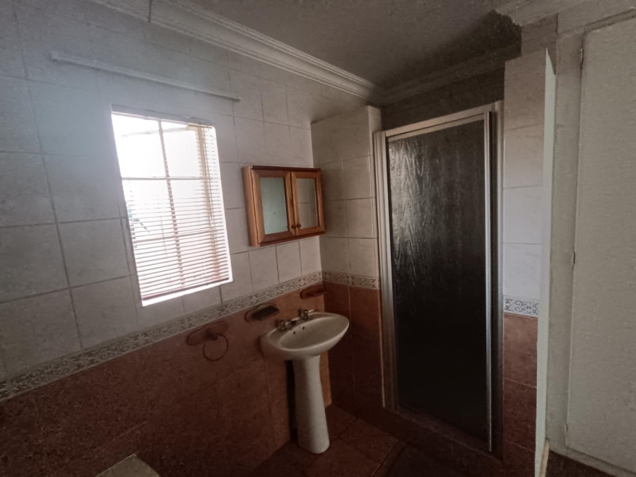 3 Bedroom Property for Sale in Die Hoewes Gauteng