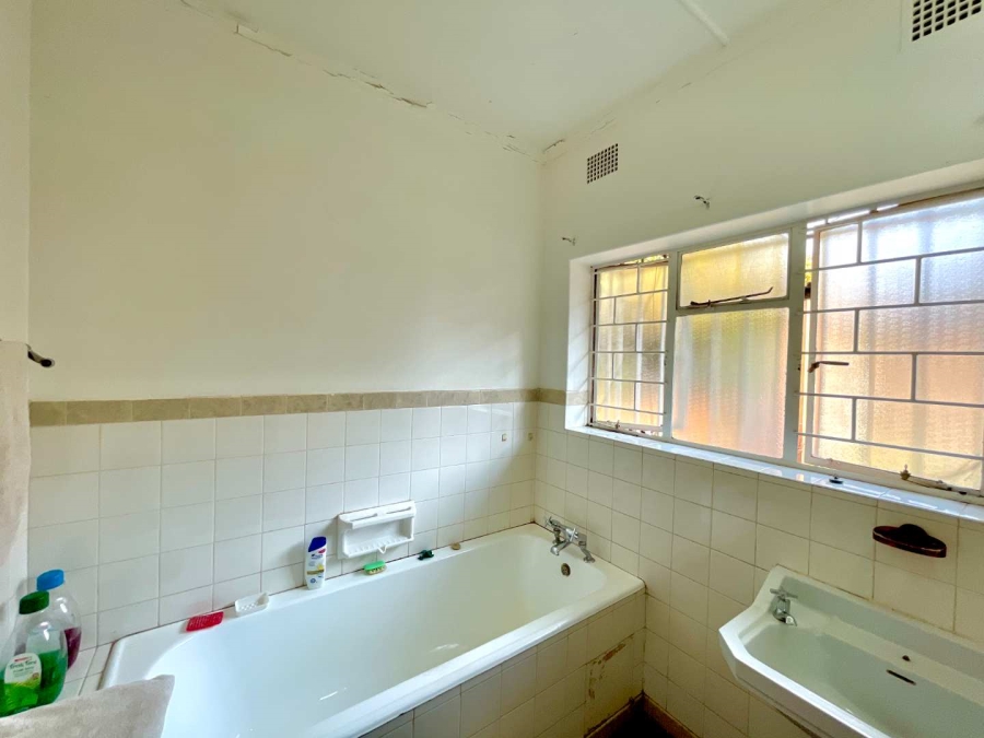 6 Bedroom Property for Sale in Muckleneuk Gauteng