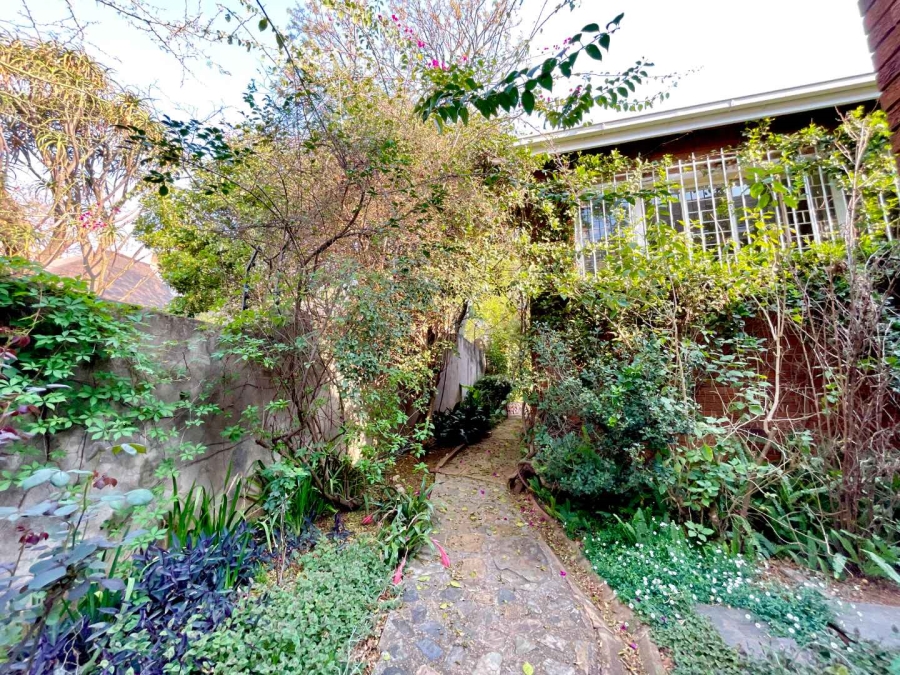 6 Bedroom Property for Sale in Muckleneuk Gauteng