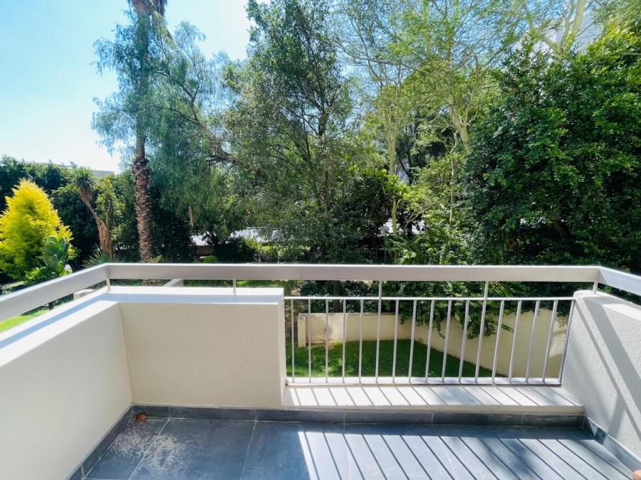 2 Bedroom Property for Sale in Sandhurst Gauteng