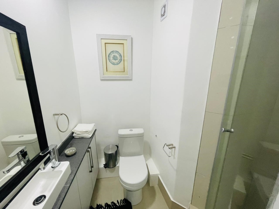 2 Bedroom Property for Sale in Sandhurst Gauteng